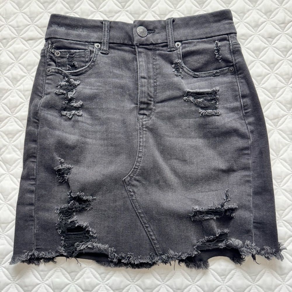 American Eagle Outfitters Curvy Hi-Rise Distressed Black Jean Mini Skirt Size 2